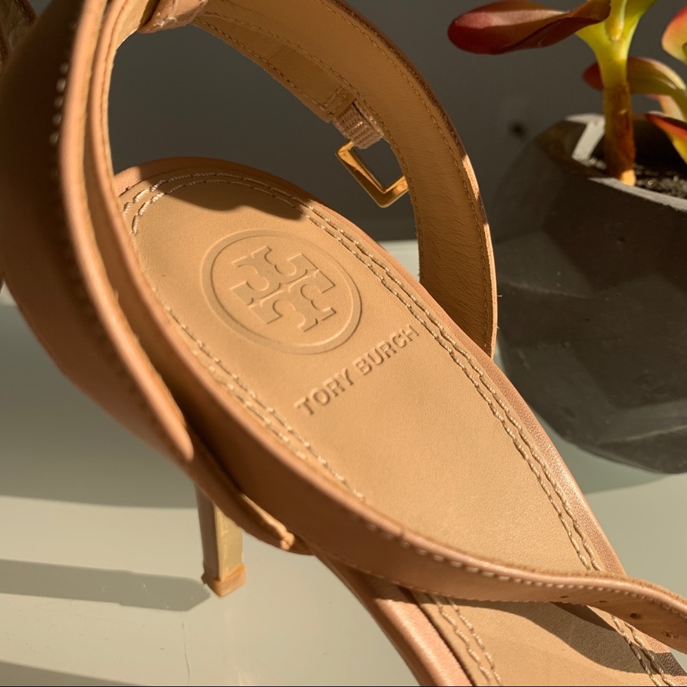 Elana Sandal | Tory Burch - Picture 3 of 4